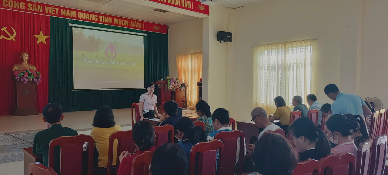 NGÂN HÀNG CHÍNH SÁCH XÃ HỘI HUYỆN PHÚC THỌ TRIỂN KHAI TẬP HUẤN VÀ CÀI ĐẶT ỨNG DỤNG QUẢN LÝ TÍN DỤNG CHÍNH SÁCH TRÊN ĐỊA BÀN XÃ TÍCH GIANG