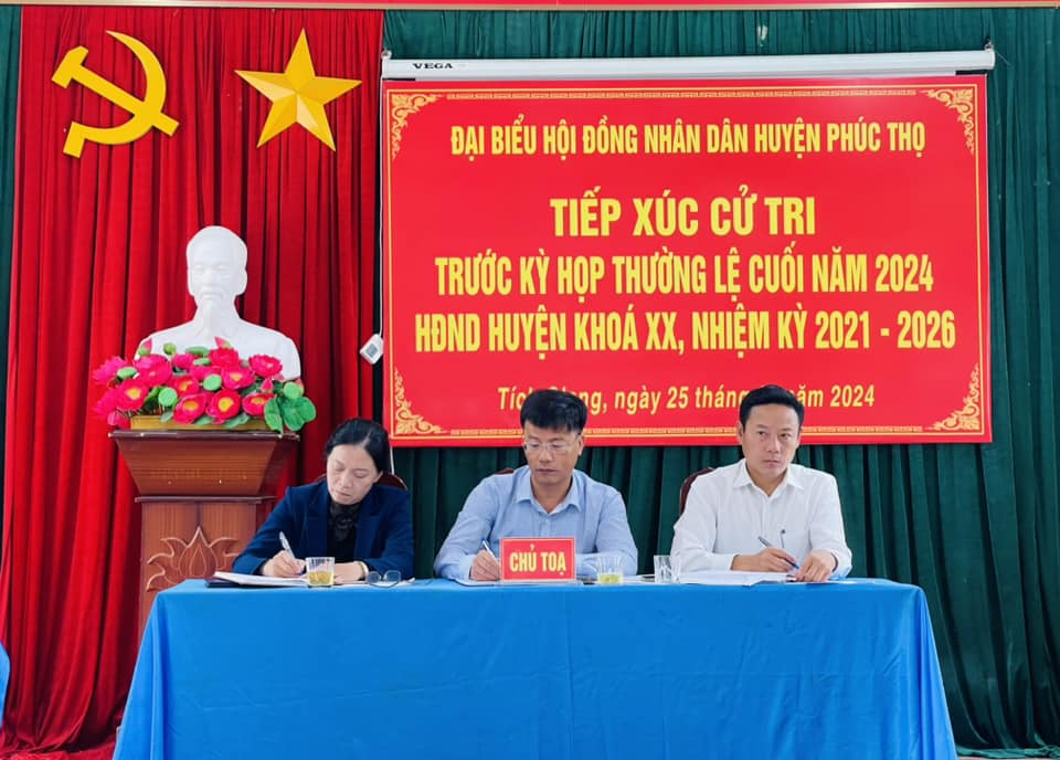 TIẾP XÚC CỬ TRI TRƯỚC KỲ HỌP THƯỜNG LỆ CUỐI NĂM 2024 HĐND HUYỆN KHOÁ XX, NHIỆM KỲ 2021-2026